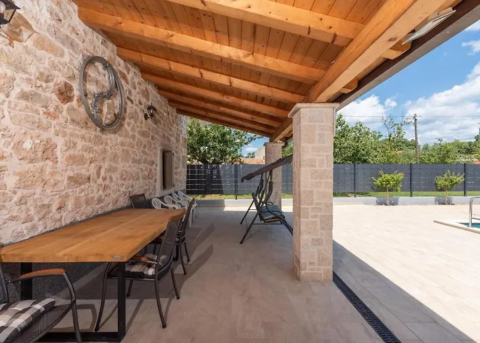 Maria Tadini Villa *