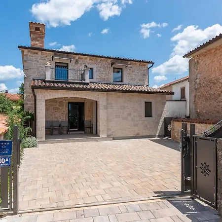 Villa Maria Tadini